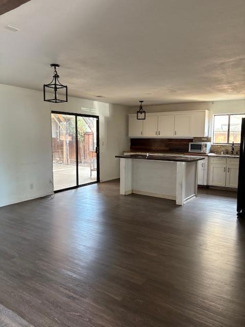 930 Bonnie View Drive, Hollister CA: https://media.crmls.org/mediaz/8988454c-8171-44ea-97b2-391998be6e7b.jpg