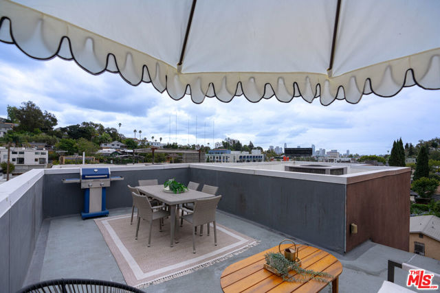 2210 Tom Mix Road, Los Angeles CA: https://media.crmls.org/mediaz/89889951-c940-44d6-93b4-c3a508ac34ad.jpg