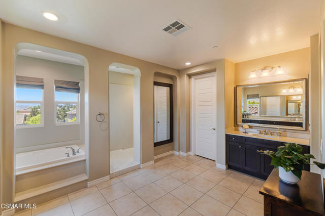 13170 Bent Grass Place, Moorpark CA: https://media.crmls.org/mediaz/898935a7-f9bf-43d0-b6af-4b379bc0d6f2.jpg