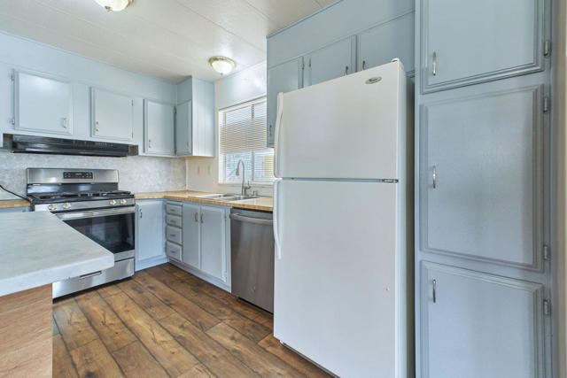 14777 Palm Drive, Desert Hot Springs CA: https://media.crmls.org/mediaz/898983c8-df54-442a-a69d-8b0685d0b331.jpg