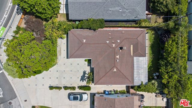 2376 Dewey Street, Santa Monica CA: https://media.crmls.org/mediaz/8989edb8-2c28-4e07-ae26-27580972d4c6.jpg