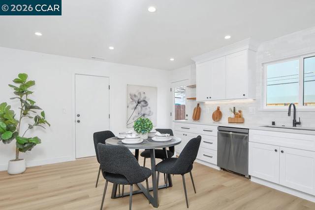 Image 8 of 31 For 4129 Cabrilho Dr