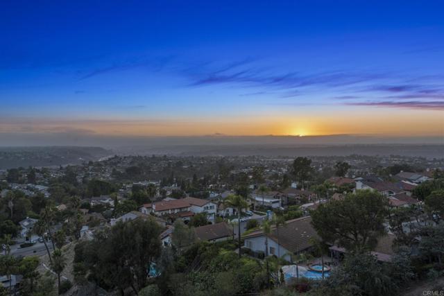 5968 Caminito De La Taza, San Diego CA: https://media.crmls.org/mediaz/898a4e2e-6f39-4d22-a9d1-34708d362636.jpg