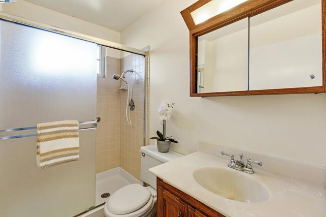 9140 Tangerine St, San Ramon CA: https://media.crmls.org/mediaz/898a80e9-9568-4f46-a271-ca8dc775f459.jpg