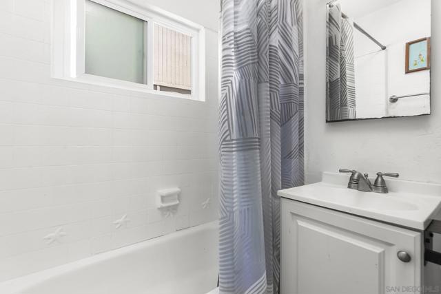 4225 4227 Whittier St, San Diego CA: https://media.crmls.org/mediaz/898a96da-a1f0-43e9-af0a-d6ca49b6d619.jpg