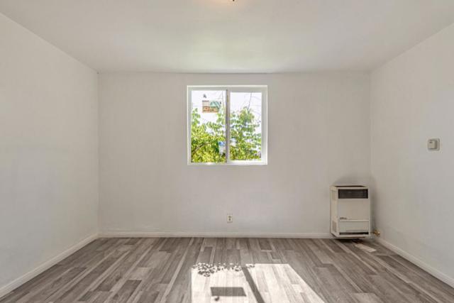 847 W 43rd Street, Los Angeles CA: https://media.crmls.org/mediaz/898ae321-c91c-4e10-8b2e-30551feb7a13.jpg