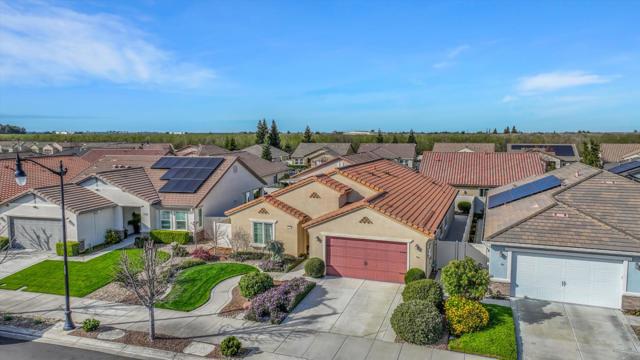 1467 Chestnut Hill Drive, Manteca CA: https://media.crmls.org/mediaz/898ba6b1-8260-4e99-82a6-12502fc6e119.jpg