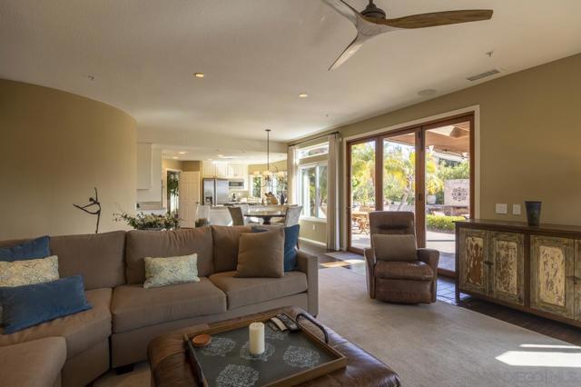 3245 Brookside Ln, Encinitas CA: https://media.crmls.org/mediaz/898c4ad0-316b-4346-98e4-caf08d8cf380.jpg