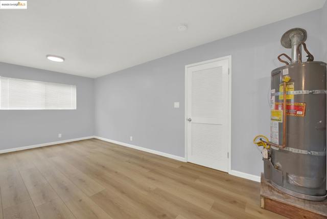 2524 Parker Ave, Oakland CA: https://media.crmls.org/mediaz/898c750c-ec60-4a00-a00d-dd1111573280.jpg