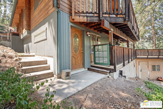 6307 Cedar Court, Angelus Oaks CA: https://media.crmls.org/mediaz/898cb4da-7a67-47ed-8f99-152f5b951493.jpg