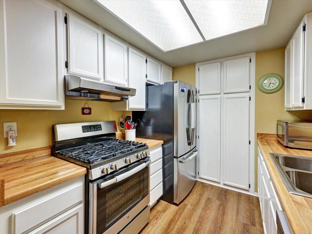 Detail Gallery Image 11 of 31 For 1091 Shadowridge Dr #114,  Vista,  CA 92081 - 2 Beds | 1 Baths