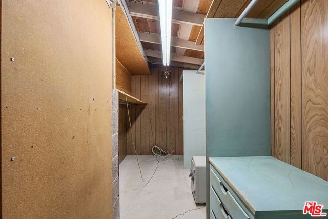 8400 Encino Avenue, Northridge CA: https://media.crmls.org/mediaz/898d0b69-8c00-4648-a936-b6febb15694e.jpg