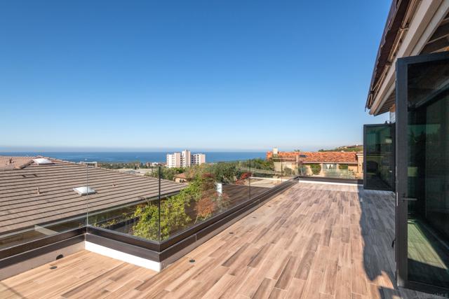 2641 Costebelle Dr, La Jolla CA: https://media.crmls.org/mediaz/898df29b-14b1-45bb-b34e-aa6b598bc977.jpg