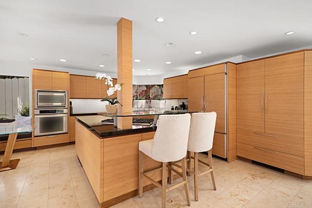 2127 Heather Ln, Del Mar CA: https://media.crmls.org/mediaz/898e94e0-75d7-44e2-ba89-89bfe349ac9f.jpg