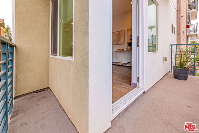 903 S New Hampshire Avenue, Los Angeles CA: https://media.crmls.org/mediaz/898f2b0d-4e63-4030-8df6-3e30aa4a6deb.jpg