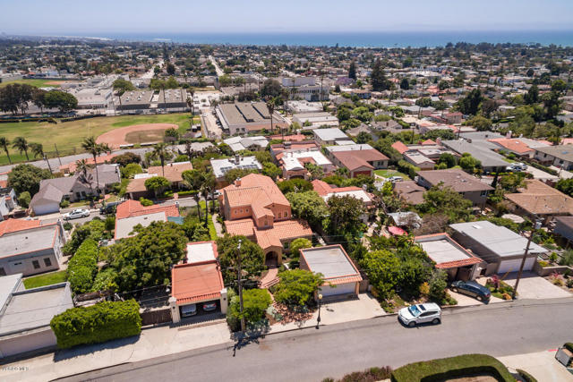 2167 Palomar Avenue, Ventura CA: https://media.crmls.org/mediaz/898f48ed-aa0b-490f-ab0e-60e656d03bf0.jpg
