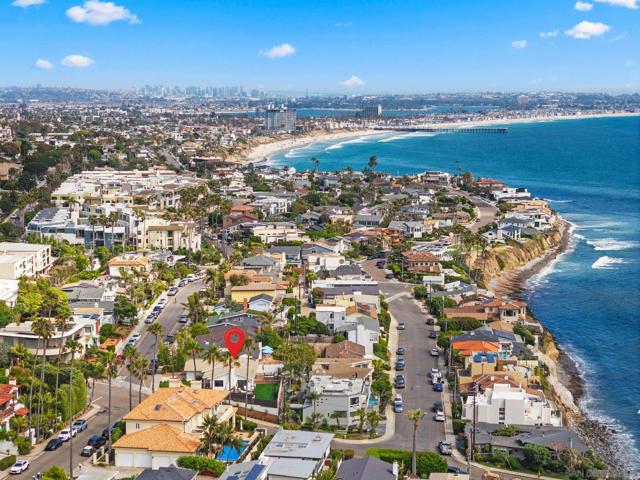 5576 Chelsea Ave, La Jolla CA: https://media.crmls.org/mediaz/898fb72e-5424-48c7-948e-5704335c56c8.jpg