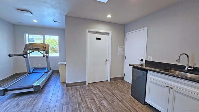5252 Orange Ave, San Diego CA: https://media.crmls.org/mediaz/898feabe-1c04-413b-88b7-5a89701c96bf.jpg