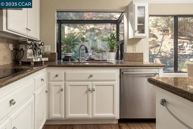 311 Valley High Dr, Pleasant Hill CA: https://media.crmls.org/mediaz/898feebb-9282-488b-8d9e-ff682da59216.jpg