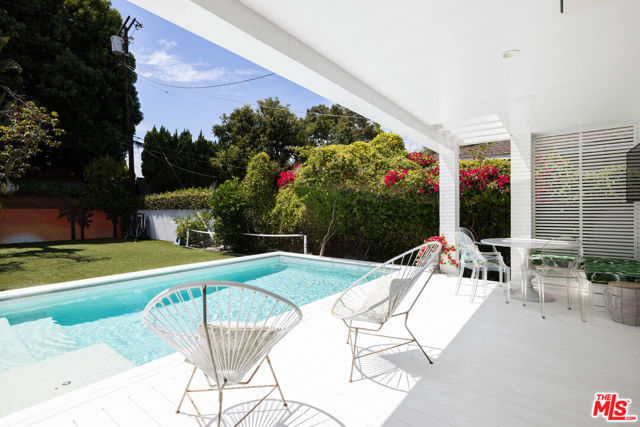 3739 Barry Avenue, Los Angeles CA: https://media.crmls.org/mediaz/8990f702-2a63-45a7-97a3-4d2e039af1b3.jpg