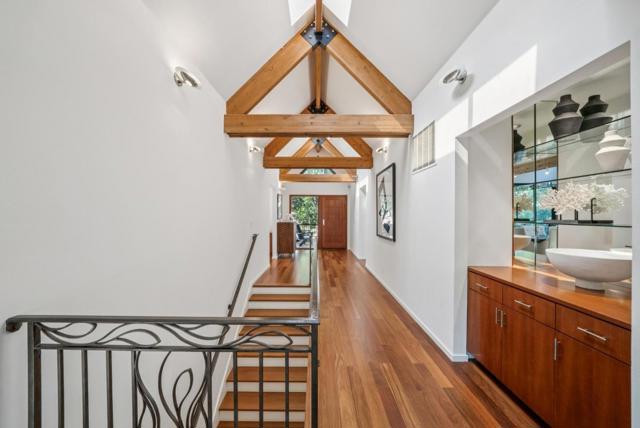 2 Thistle Street, Portola Valley CA: https://media.crmls.org/mediaz/899202f3-70e3-469c-b5e0-ac509ed16bcf.jpg