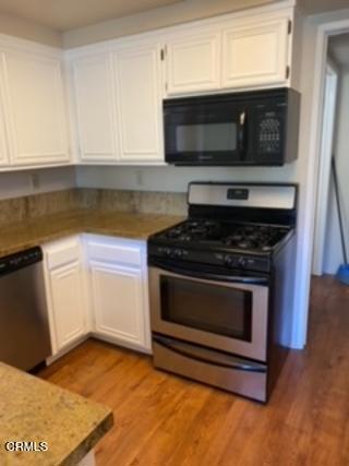 Detail Gallery Image 6 of 35 For 873 Sandberg Ln, Ventura,  CA 93003 - 2 Beds | 2/1 Baths