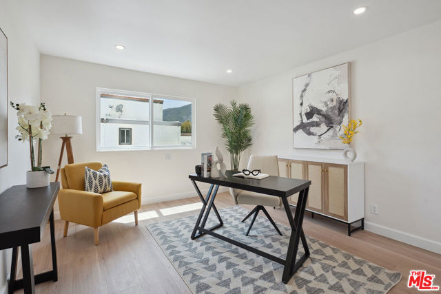 17109 Palisades Circle, Pacific Palisades CA: https://media.crmls.org/mediaz/899251ae-c332-4f04-9fd4-a01dd5baca54.jpg