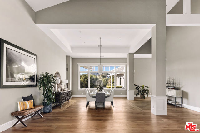 1697 W Potrero Road, Westlake Village CA: https://media.crmls.org/mediaz/89927ae4-10a0-4965-a9dd-cc32e46a522d.jpg