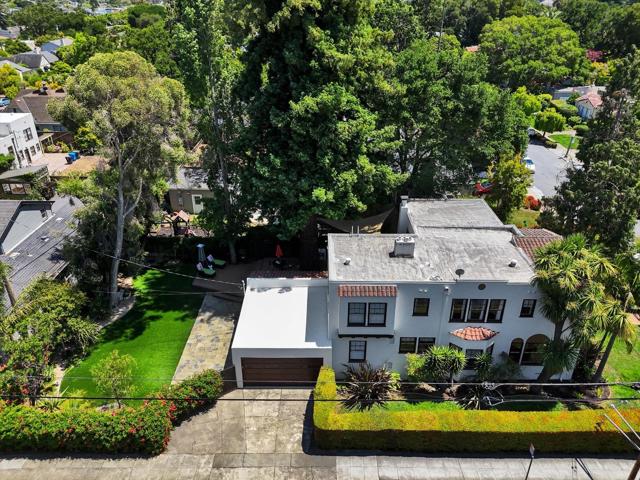 901 Laurel, San Mateo CA: https://media.crmls.org/mediaz/899380ca-3e1e-4b7b-ae88-92c5e2da598e.jpg