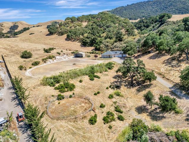 28837 Underwood Road,  CA: https://media.crmls.org/mediaz/8993914c-d27d-40ef-9525-2ae20dffaed4.jpg