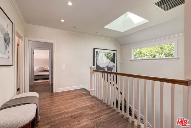 459 S Bentley Avenue, Los Angeles CA: https://media.crmls.org/mediaz/89944fe7-589e-4224-b48a-a4cc6c72bbd7.jpg