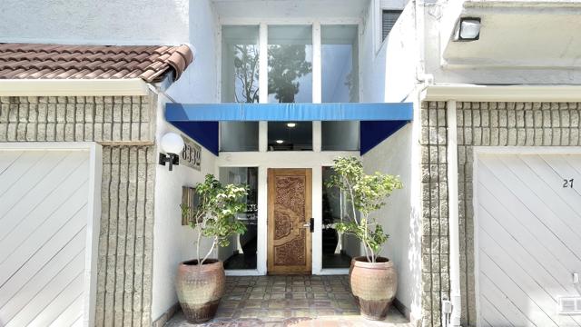 Details for 8332 Regents Rd  B, University City, CA 92122