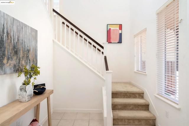 112 Willowrun Way, Oakley CA: https://media.crmls.org/mediaz/8995bc46-8c0c-48b1-8989-dc1944cd317c.jpg