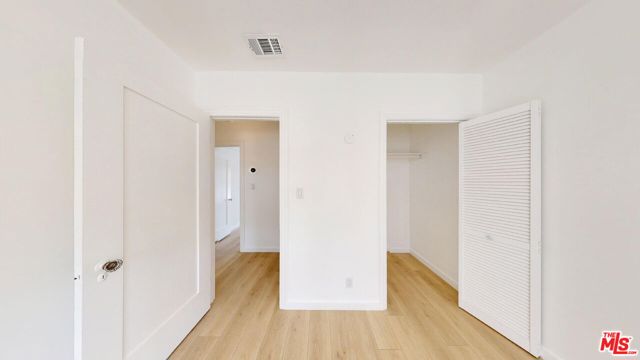 2032 W 80th Street, Los Angeles CA: https://media.crmls.org/mediaz/8995e29b-9c65-4702-9fa1-8a47199aaf1f.jpg