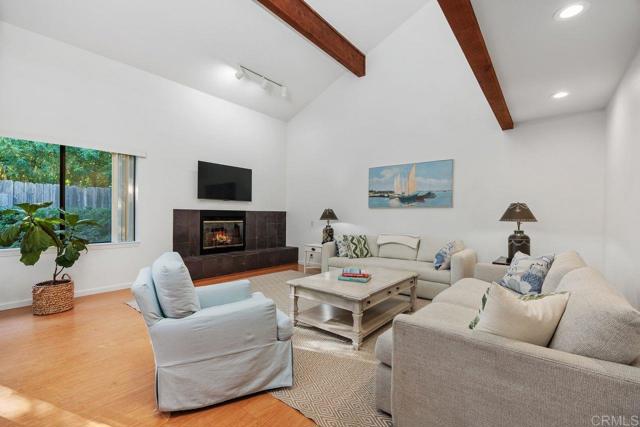 Detail Gallery Image 5 of 42 For 2647 Cazadero Drive, Carlsbad,  CA 92009 - 3 Beds | 2 Baths