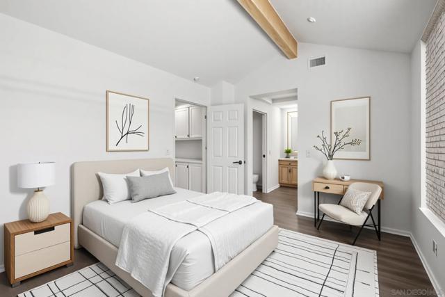 740 Breeze Hill Rd, Vista CA: https://media.crmls.org/mediaz/89964957-6103-4b6a-9a8e-e23cbd23d6b5.jpg