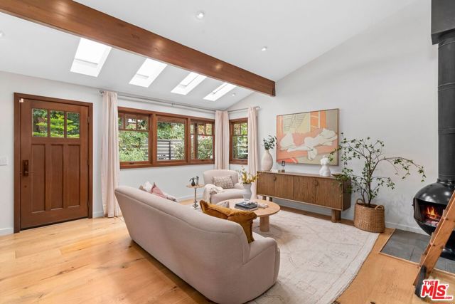 1409 Waterloo Street, Los Angeles CA: https://media.crmls.org/mediaz/89969fa4-74b8-4d92-bb20-5000977778b8.jpg
