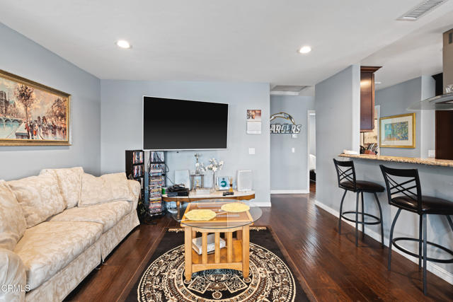 1257 S G Street, Oxnard CA: https://media.crmls.org/mediaz/8997b073-5441-487c-acc1-1381e3b39188.jpg