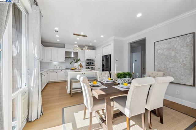 4875 Thorndike Ln, Dublin CA: https://media.crmls.org/mediaz/8997c4f2-b936-4403-b907-0deb31faf197.jpg