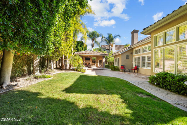 48 Golden Glen Drive, Simi Valley CA: https://media.crmls.org/mediaz/8997e237-6380-4516-9d4c-7f5abe59fe4b.jpg