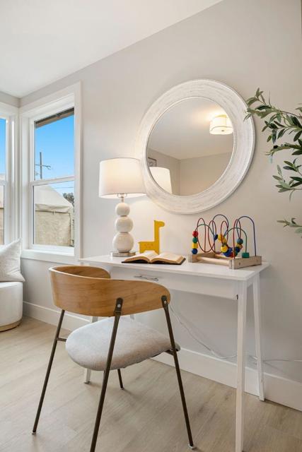 840 8th Avenue, Redwood City CA: https://media.crmls.org/mediaz/899873bb-9407-4cdd-b001-4b1d7d0ab637.jpg