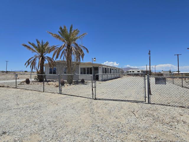2655 Sea Wind Avenue, Thermal CA: https://media.crmls.org/mediaz/89989812-e6b1-4113-8b7b-ae2669d02b01.jpg