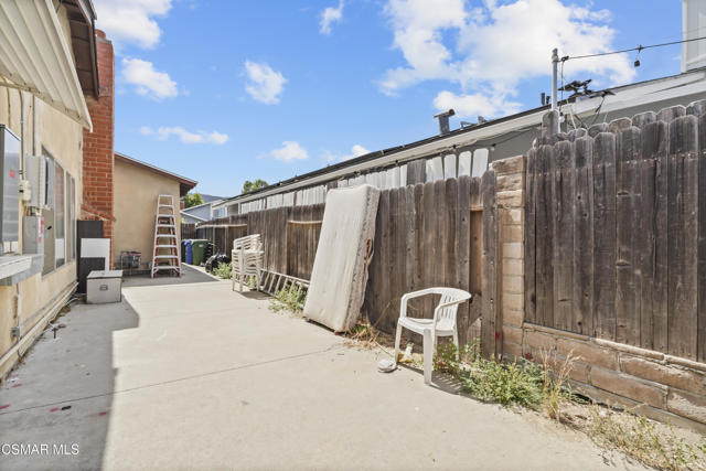 887 Erringer Road, Simi Valley CA: https://media.crmls.org/mediaz/8998f53a-369b-4c11-a089-49532a06edbf.jpg