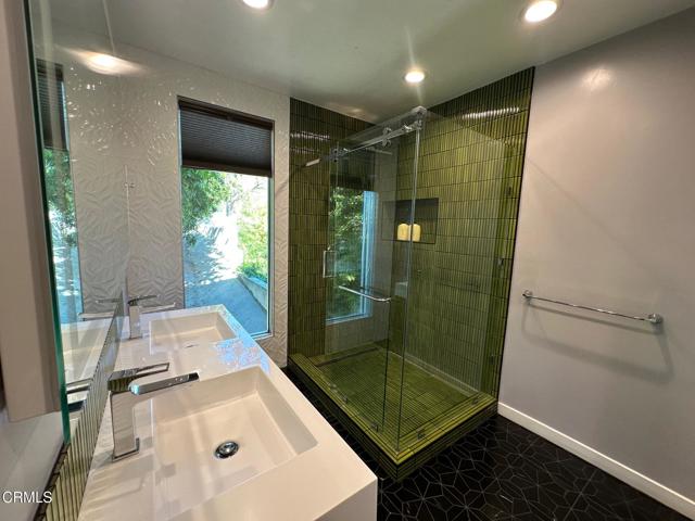 3551 Dixie Canyon Place, Los Angeles CA: https://media.crmls.org/mediaz/89995a5e-2ae1-4472-bd06-357eeddb5366.jpg