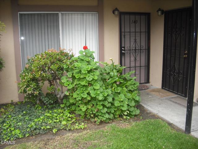 1920 N H Street, Oxnard CA: https://media.crmls.org/mediaz/89996c09-fe37-42f6-a81c-342bb0f38ee4.jpg