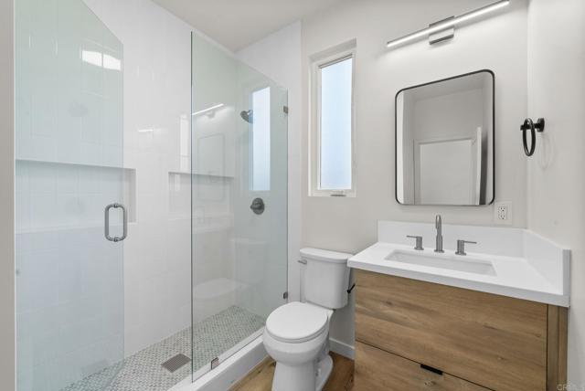 Detail Gallery Image 15 of 46 For 2501 Davis Ave, Carlsbad,  CA 92008 - 6 Beds | 5 Baths