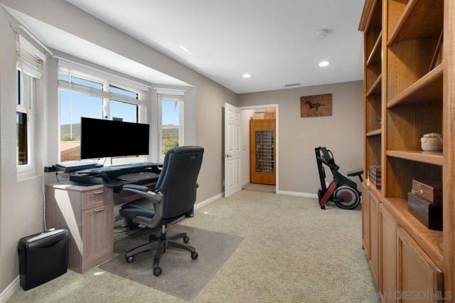 25657 Bellemore Dr, Ramona CA: https://media.crmls.org/mediaz/8999aa6f-5896-49d1-8850-171239d7af5b.jpg