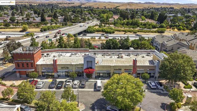 8892 Bellina Commons, Dublin CA: https://media.crmls.org/mediaz/8999afba-94e6-41ab-8c0a-8530d0ff1deb.jpg