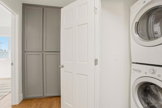 Detail Gallery Image 11 of 14 For 5027 Santa Monica Ave #B,  San Diego,  CA 92107 - 3 Beds | 2/1 Baths