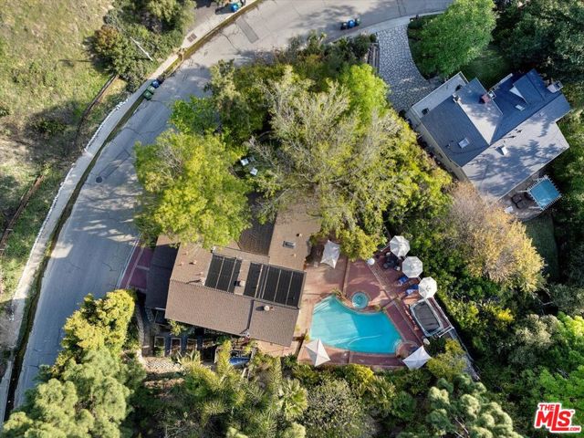2973 Hutton Drive, Beverly Hills CA: https://media.crmls.org/mediaz/899a398b-a689-4429-854c-cfae5dbe2a76.jpg